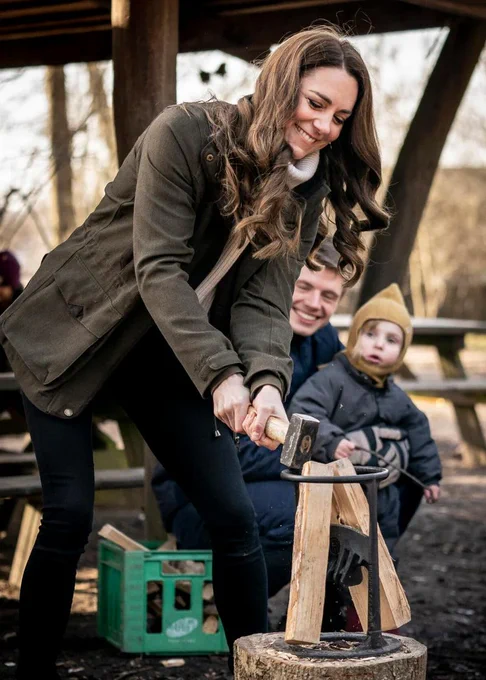 HRH Catherine, Duchess of Cambridge tries out our Kindling Cracker™