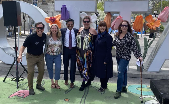La députée Marie-France Lalonde, l’honorable Mona Fortier et le député Yasir Naqvi ont assisté à l’ouverture du Festival canadien des tulipes 2024.