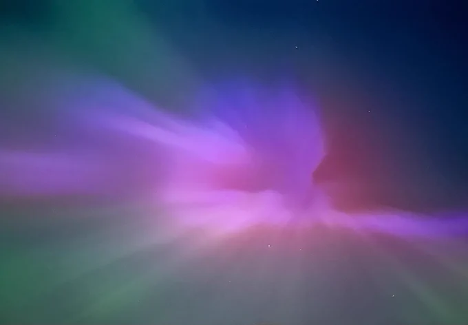 A photo of the northern lights last night, taken from Cheshire by @TraceyBtint