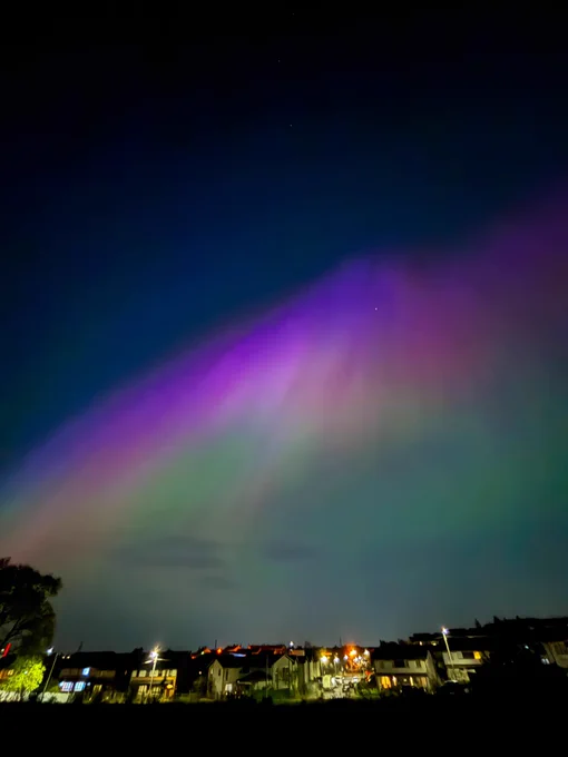 A photo of the northern lights last night taken from Glasgow by @olemonka
