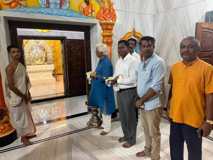 Honored to pay homage to the divine presence at Lairai Temple, a beacon of cultural pride for us Goans.

#RamakantForNorthGoa #CongressForLokSabha
#LokSabhaCandidate