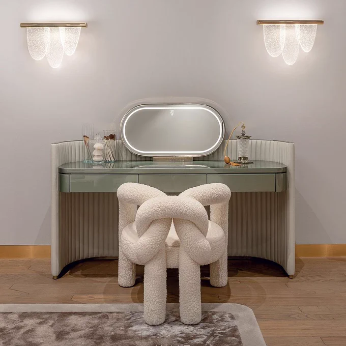 Discover luxury with the Visionnaire Shibari Armchair from Touched Interiors. Crafted with sumptuous materials and featuring a unique love knot shape, this armchair embodies sophistication and elegance.