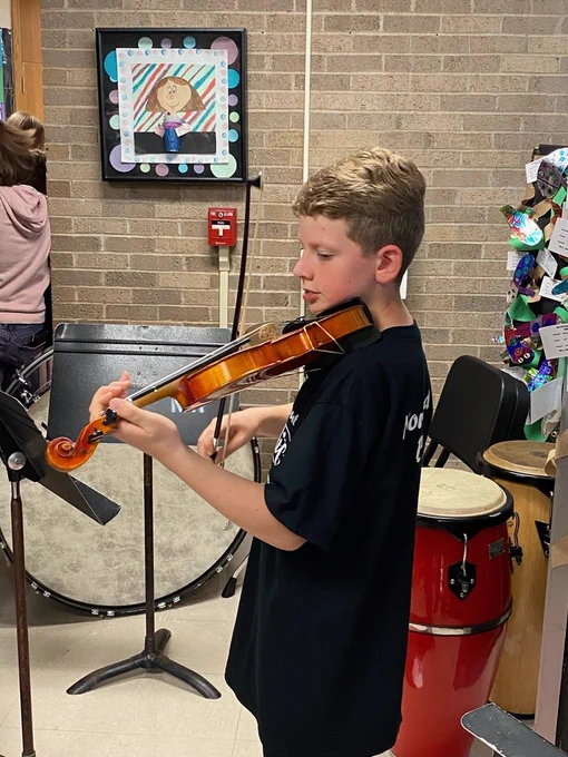 NW Violin Player