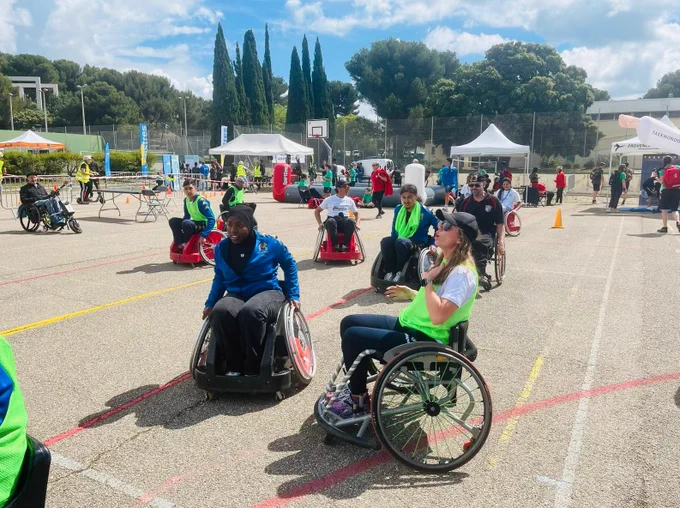 Lycée Marie France : Sensibilisation au handicap et au handisport via le rugby fauteuil

Des lycéens de Toulon découvrent le rugby fauteuil et ses valeurs.

    Matinée d'initiation au rugby fauteuil pour sensibiliser au handicap et au handisport.
    Ateliers, apprentissage des règles et matchs amicaux pour une découverte immersive.
    Développer l'empathie et la compréhension du handicap tout en s'amusant.
    Un sport passionnant et des athlètes aux capacités incroyables.

#sensibilisation #handicap #handisport #RugbyFauteuil #inclusion #solidarité #LycéeMarieFrance #VilledeToulon

Le club a participé au Challenge Michelet (#PJJ) à Ville d'Istres  : 5 jours de sport et de citoyenneté pour promouvoir le fairplay, le respect et la persévérance . #sensibilisation #valeurs #engagement

Cette expérience a été riche en enseignements pour l'ensemble des participants, et a contribué à promouvoir les valeurs d'#inclusion, de #VivreEnsemble et de #solidarité. 