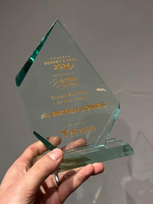 Peter Jones ILG win the 'Global Business of the Year' Award at the Wales Business Awards 2024