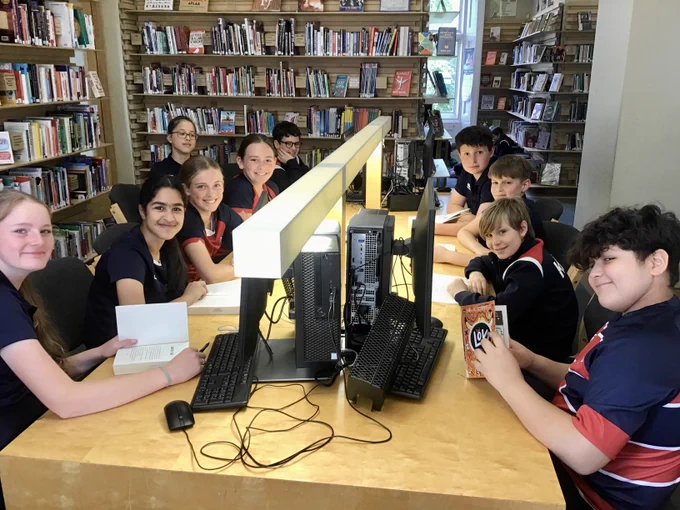 What a perfect morning in the Library with three Y7&8 classes visiting to choose books for the 'Genre discovery'  Reading Challenge. L4B & L4D stayed on, resulting in delightful clusters of children reading throughout the Library.  My idea of Heaven! #WeLoveReading 📚