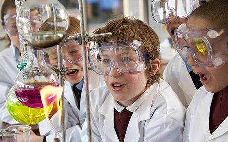 Share your passion and make a real difference to our next generation of scientific minds #PGCE #ITT