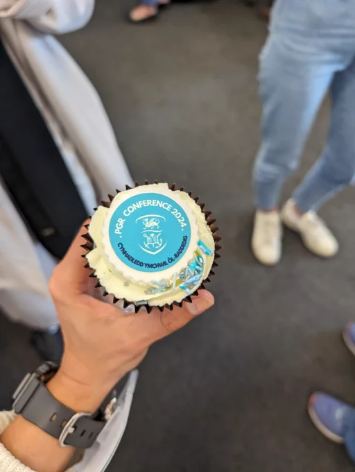 Cupcake with the PGR conference logo