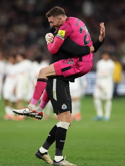 Mark Gillespie celebrates winning the penalty shootout. 