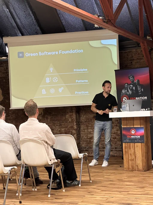 Slide about Green Software Foundation: Principles, Patterns and Practices to more sustainable code!!
