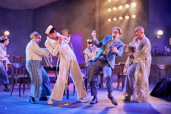 Cast of Twelfth Night at Regent's Park Open Air Theatre, photo: Richard Lakos