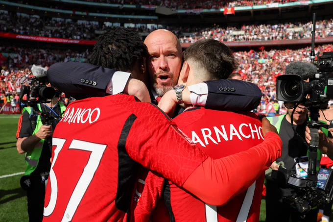 Erik ten Hag embraces Kobbie Mainoo and Alejandro Garnacho at Wembley.