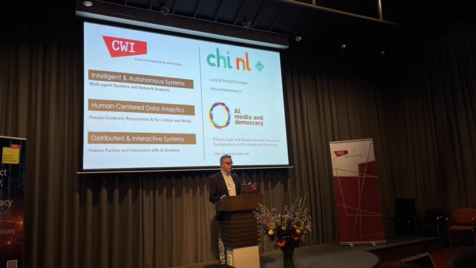 Speaker Eric Pauwels opening the event