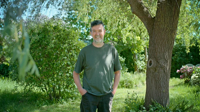 Bent, Grønne Nabofællesskaber. Et netværk med 17.000 danskere, der i lokale selvorganiserede grupper mødes omkring bæredygtige aktiviteter og gensidigt inspirerer hinanden til en mere bæredygtig livsførelse.
