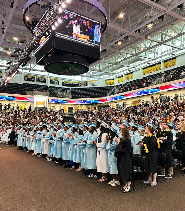 Image of the crowd of graduating seniors from Western Tech High School. 