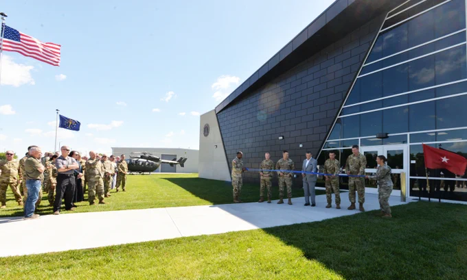 The Indiana National Guard celebrated the grand opening of the newly expanded and renovated Shelbyville Armory! With an additional 7,300 sq. ft., improved facilities and state-of-the-art systems, this upgrade supports the training and operations of 430 aviation soldiers. 🚁 🇺🇸 