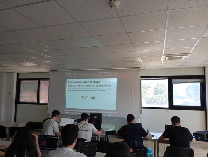 Hoken Tech - Lesson about dApp at Bari University