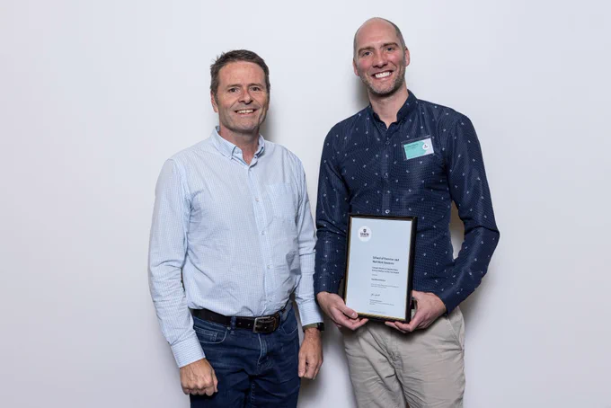 Congratulations to @JKloester for winning the 2024 award for the best student in our Master of Applied Sport Science course. @Deakin_ExSc