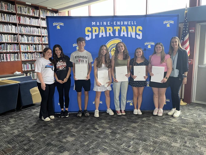 students earn awards
