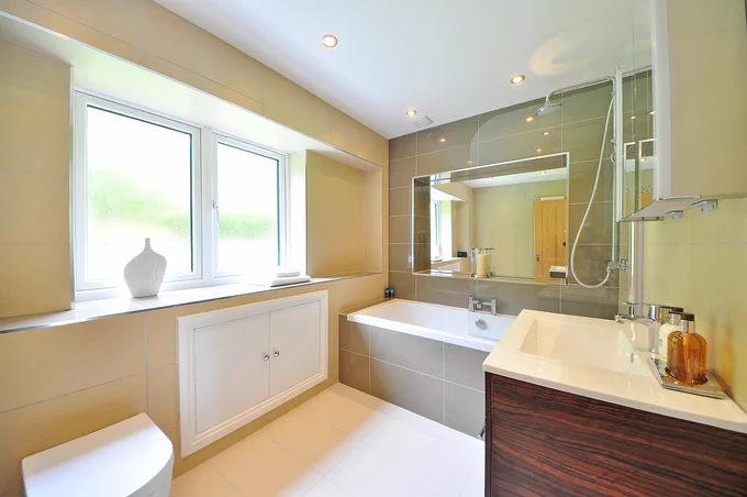organize humidity control in the bathroom
