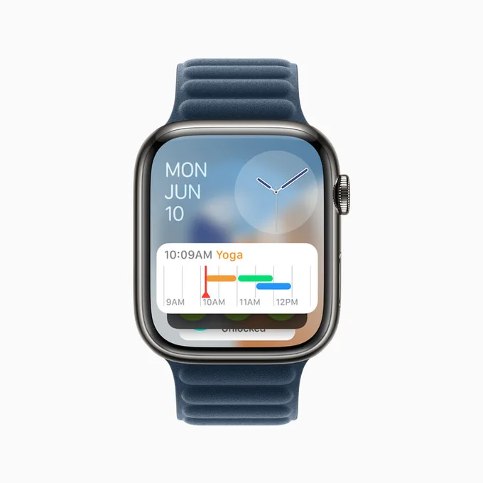 An Apple Watch running watchOS 11 with Calendar’s Timeline widget added to the Smart Stack. The timeline widget shows three events occurring from 9AM to 12PM from three different calendars.