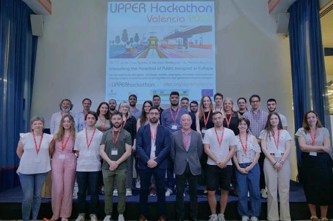 A group portrait of all the participants at 🚀 #UPPERhackathon with the Deputy Mayor for Mobility of the City of 🌉 #Valencia 🇪🇸 Jesús Carbonell Aguilar and the CEO of EMT (PT operator) Manuel Martínez Grau.

🇪🇺 #UPPERprojectEU #EUGreenDeal #NetZero #H2020 #EUmissions #HorizonEU
