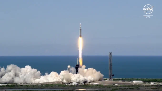 Liftoff of the SpaceX Falcon Heavy rocket carrying NOAA's GOES-U spacecraft.