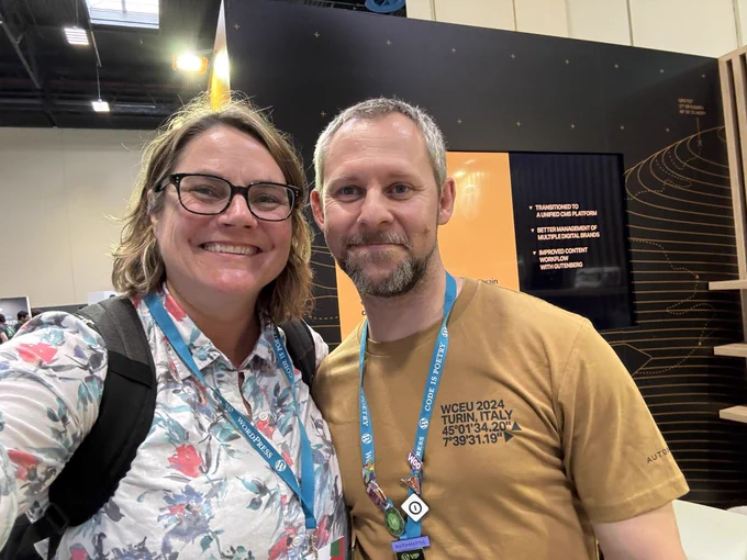 Me posing for a selfie with Gary Jones at the WordPress VIP sponsor booth.