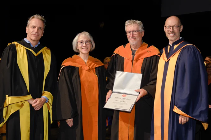 Martin Hudon, secrétaire général de l’Université du Québec, Manon Champagne, vice-rectrice à l'enseignement et à la réussite à l'UQAT, le professeur Yves Bergeron et Vincent Rousson, recteur de l'UQAT 
