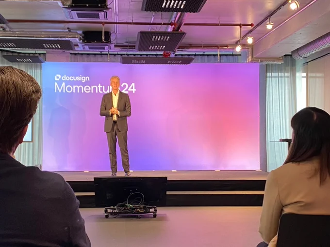 Allan Thygesen, CEO von Docusign, bei seiner Keynote auf der Partner-und Kundenkonferenz Docusign Momentum 24 am 11. Juni in München