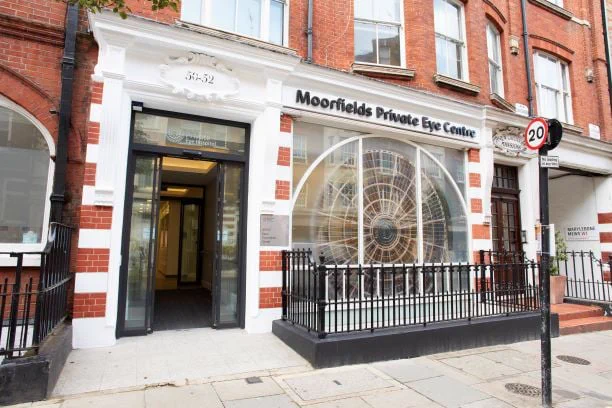 Image of the outside frontage of Moorfields Private Eye Centre.