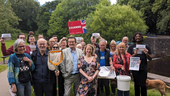 Photograph of Olivia Blake, Feargal Sharkey and Labour canvassers 