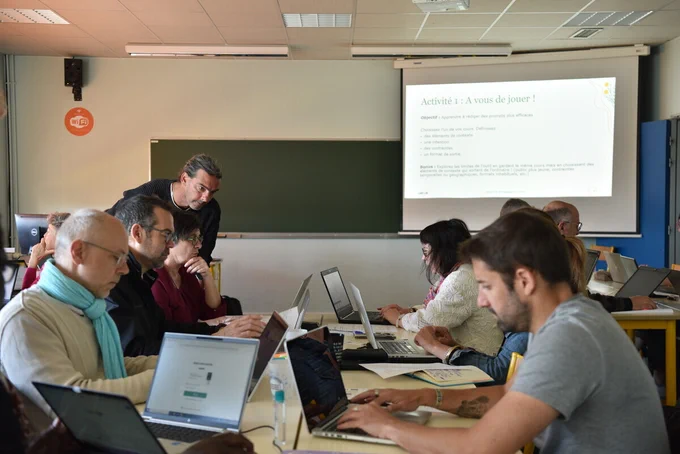 Atelier sur chatgpt avec des enseignants