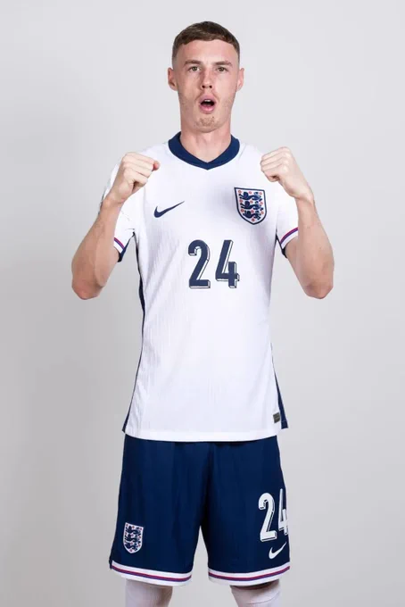 Cole Palmer Celebrating