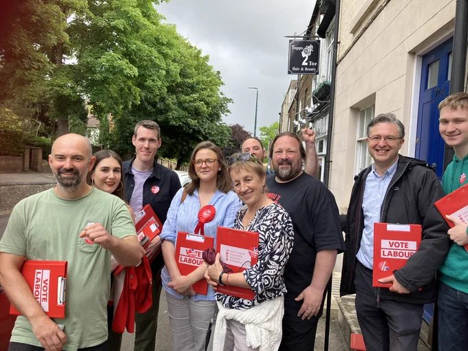 Activists from SPOE alongside Simon Henig, Matthew Pennycook, Vince Maple and Parliamentary Candidate Lauren Edwards