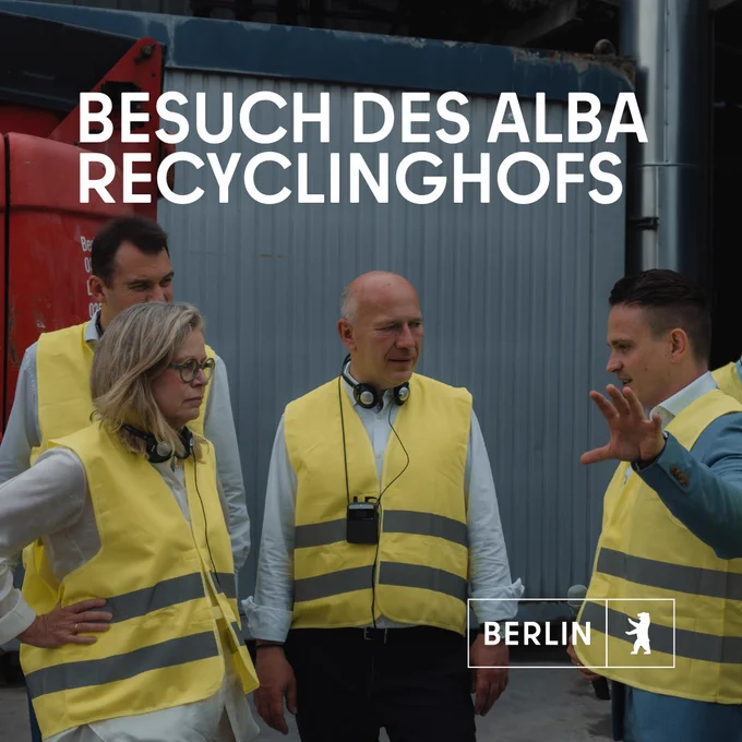 Der Regierende Bürgermeister Kai Wegner und Umweltsenatorin Ute Bonde besuchen ALBAs Recyclingzentrum in Berlin-Lichtenberg.