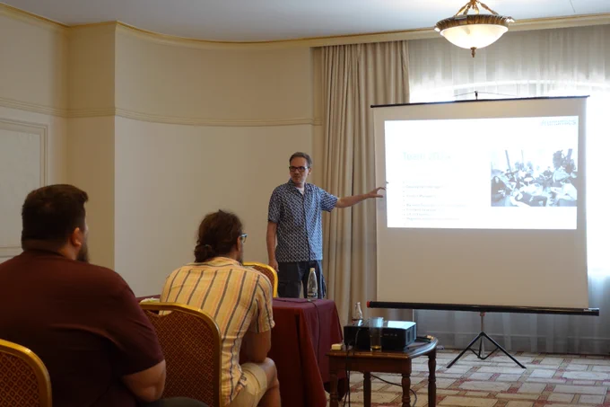 drunomics Managing Partner & COO holding a presentation on Team Building: Beyond work, an opportunity for personal growth and stronger dynamics within our team.