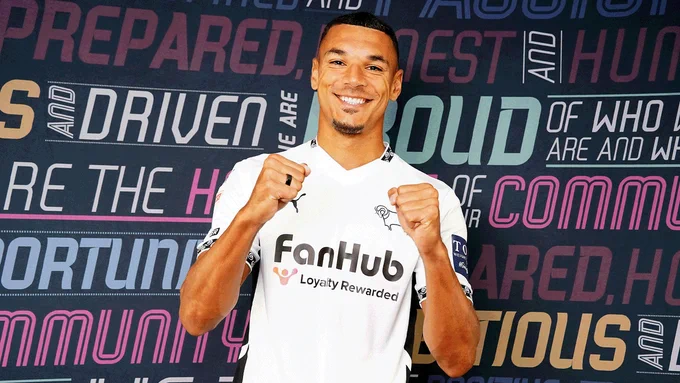 Kayden Jackson poses after signing a two-year deal!