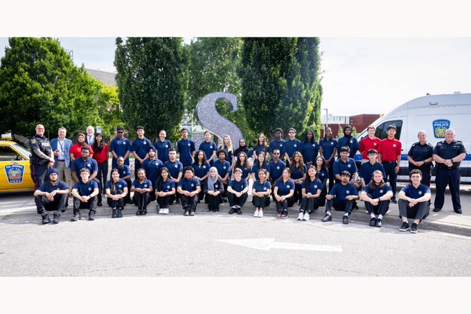 The 44 YIPI students pose in front of the Davis campus’s big ‘S’ figure. 