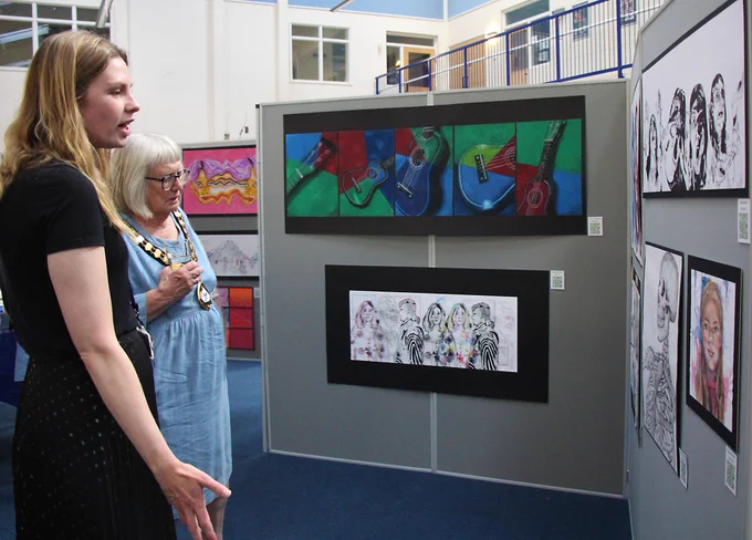 The Mayor of Bracknell Forest looking at artwork at Edgbarrow School in Crowthorne