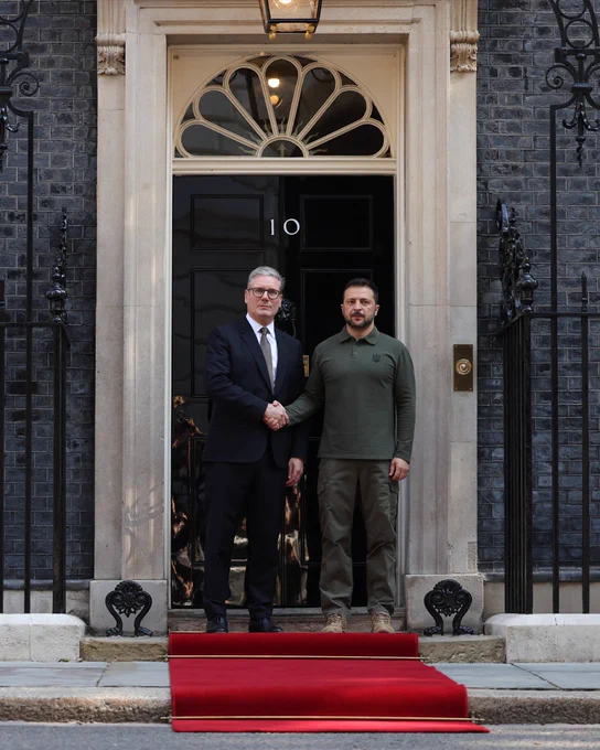 Prime Minister Keir Starmer and President Zelenskyy shake hands outside 10 Downing Street.