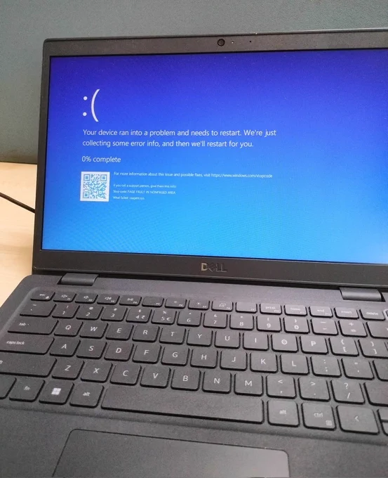 Granting an holiday before Weekend. 
.
.
.
.
.
#mircrosoft #microsoftdown #technology #tech #digital #thincnextdigital #thincnext