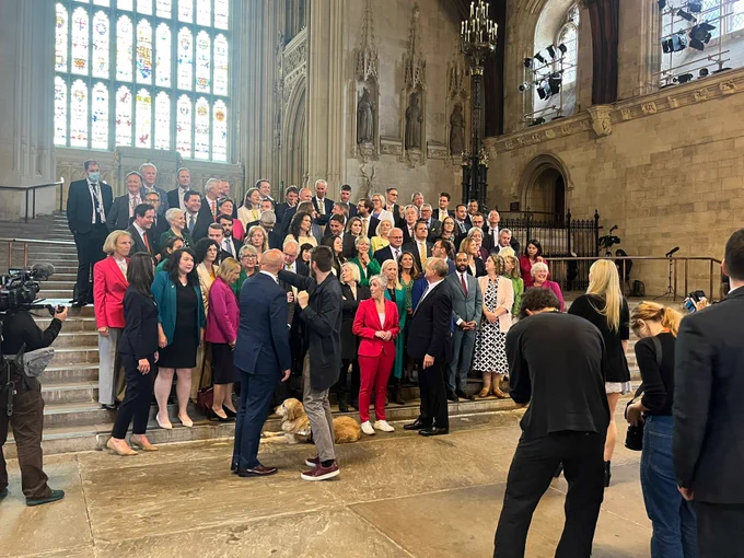 A behind the scenes photo of the Lib Dem Parliamentary Party 2024 post-election photoshoot.
