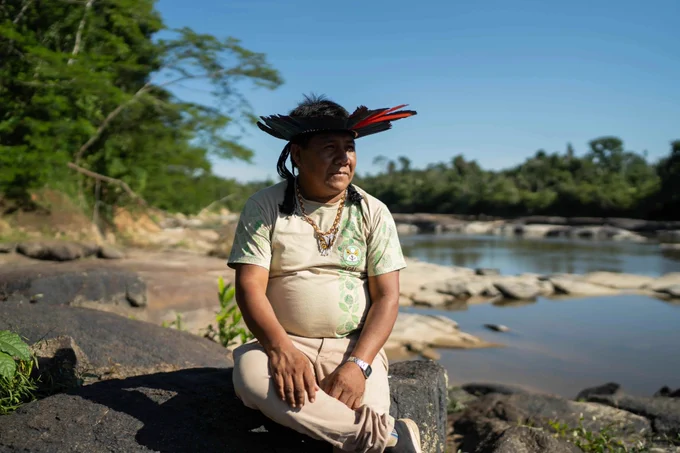 “Today, each family has its own large boat to carry a lot of nuts and each one receives [money] according to their production,” says Levi da Silva Kaykûwû, 48, chief of the Anauá village. Image by Avener Prado. Brazil.
