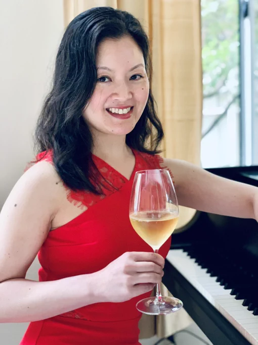 Susan R Lin MW at the piano