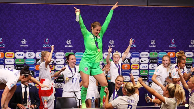Lionesses celebrating euro win