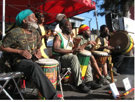 Live Nyabinghi drumming and chanting
