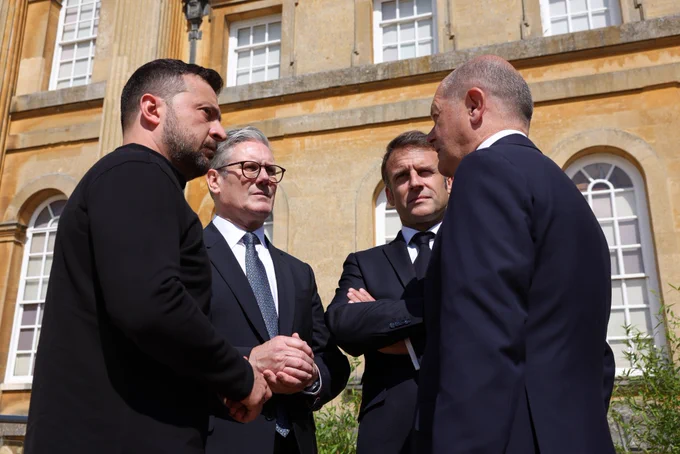 Prime Minister Keir Starmer, President Macron, Chancellor Scholz and President Zelenskyy outside Blenheim Palace. 