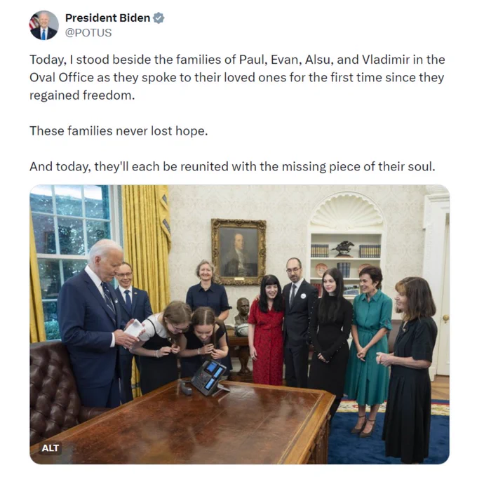 A tweet that shows President Biden welcoming families of Americans detained in Russia to the Oval Office.