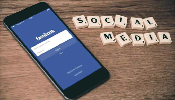 Maximizing ROI With Targeted Online Ads